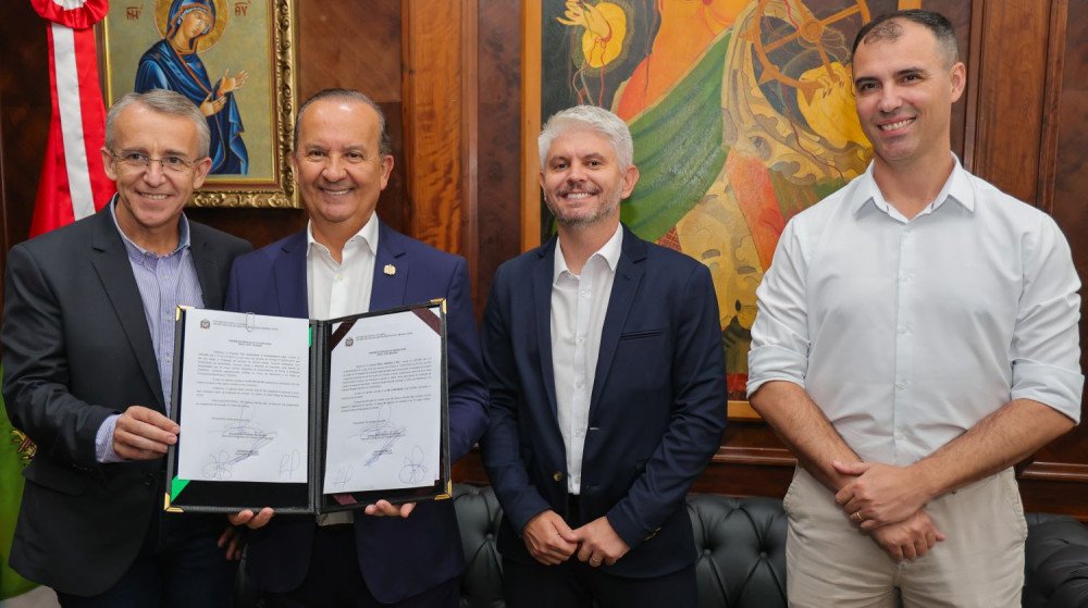 Governador assina ordem de serviço para reforma dos diques de Blumenau