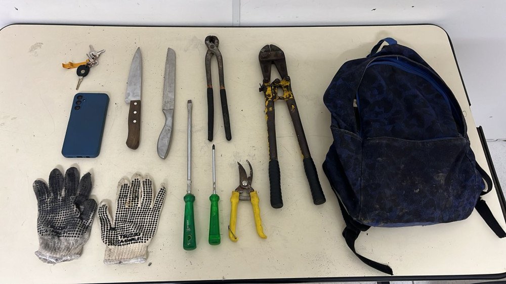 Polícia flagra furto de fios elétricos e prende duas pessoas em Blumenau