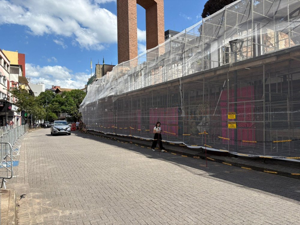 Prefeitura de Blumenau antecipa abertura do trânsito na Rua XV de Novembro; tráfego já está liberado