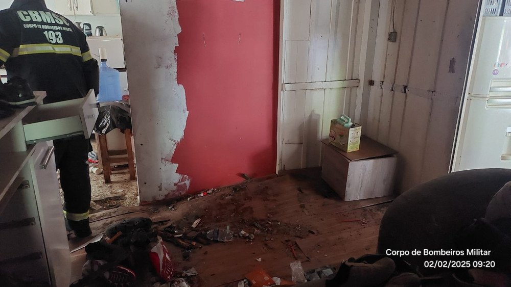 Botijão de gás explode e fere duas pessoas em Blumenau