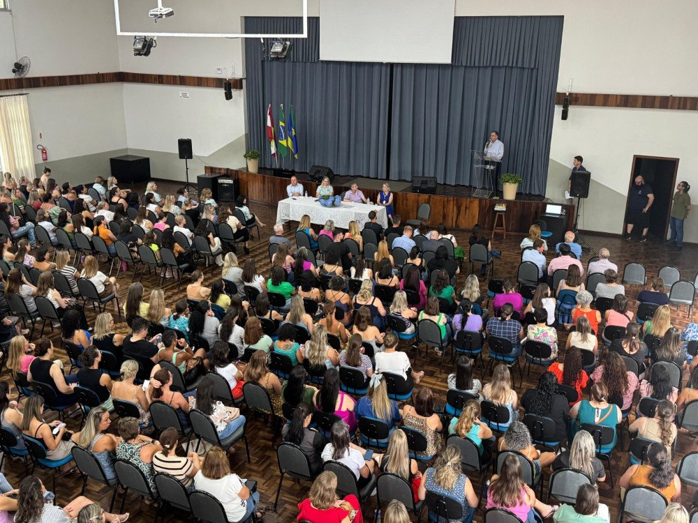 Professores da rede municipal de Rio do Sul participam de evento de abertura do ano letivo