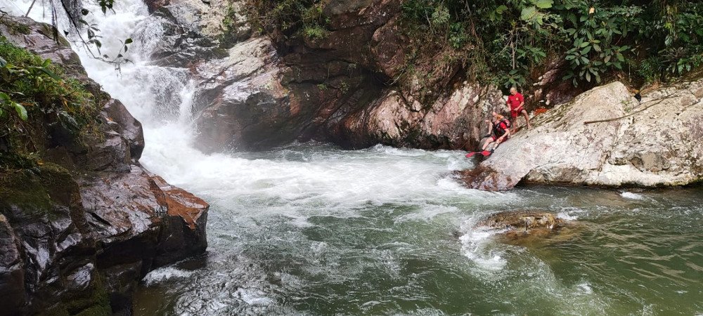 Homem morre afogado na cachoeira Garganta do Diabo, em Blumenau