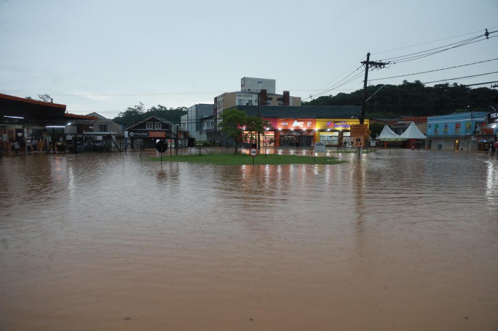 Blumenau decreta situação de emergência após fortes chuvas