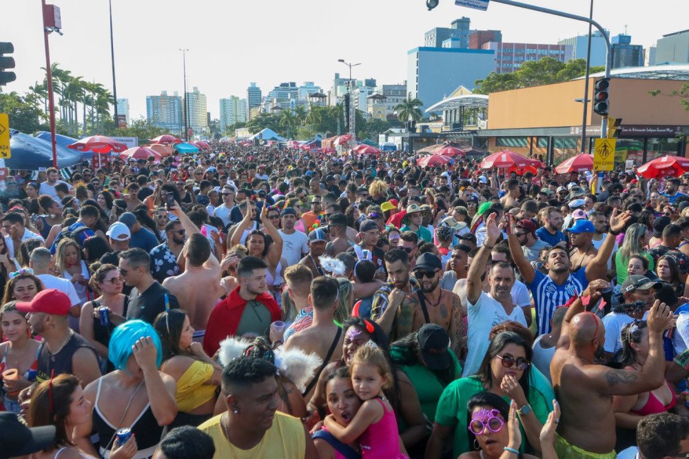 Com economia aquecida, SC deve ter faturamento maior do que no ano passado durante o Carnaval