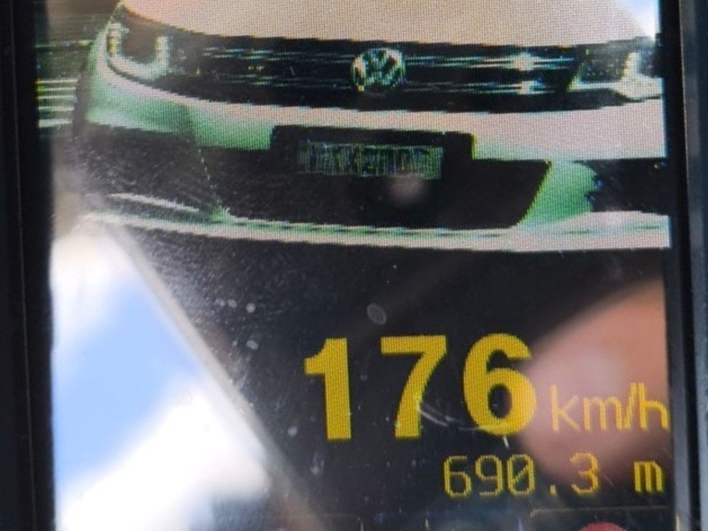 PRF flagra veículo a 176 km/h na BR-470 em Navegantes