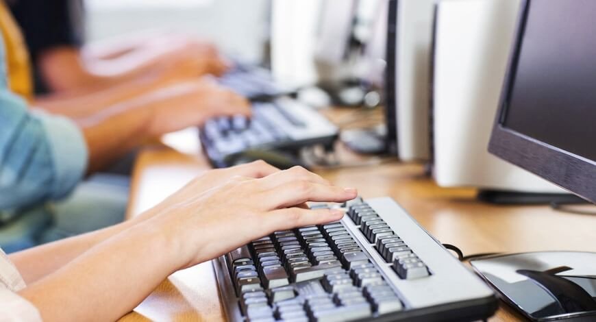 Blumenau abre inscrições para curso gratuito de informática básica para pessoas com deficiência