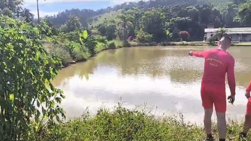 Criança de 2 anos morre após se afogar em lagoa em Ibirama