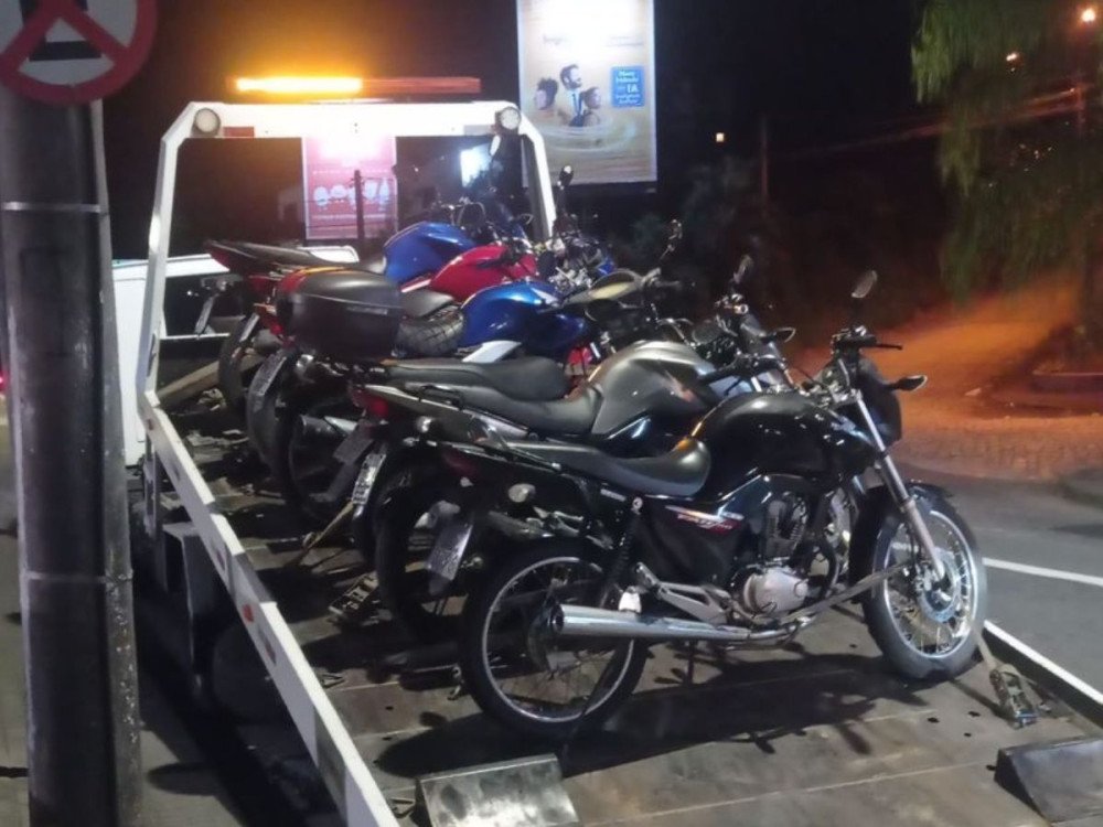 Guarda Municipal de Trânsito de Blumenau realiza nova blitz e foca em motos com escapamento alterado; veja o balanço