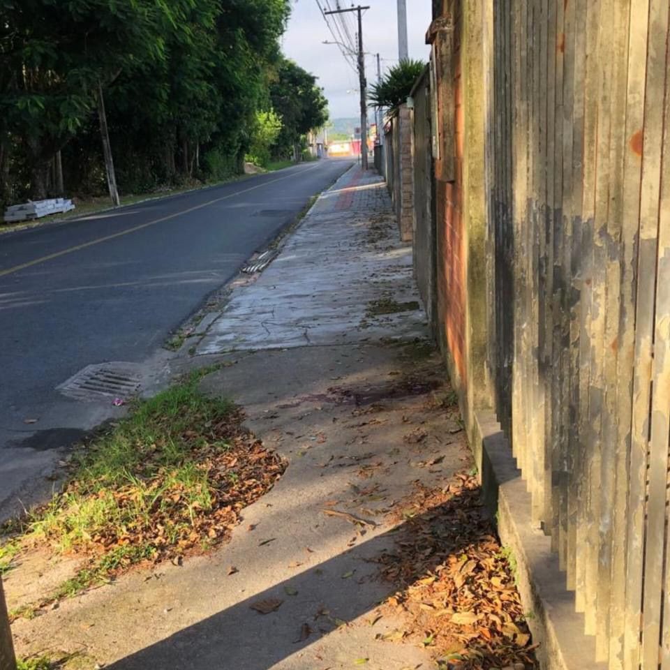 Após briga e homicídio em Gaspar, suspeito é encontrado escondido e preso pela polícia