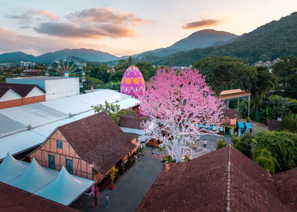 Festa de Páscoa em Pomerode registra mais de 23 mil visitantes nas primeiras semanas; evento segue até abril