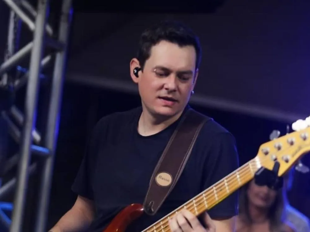 Pai que fugiu com filha de 8 anos se escondeu na Rocinha; família de Blumenau vai ao RJ buscar menina