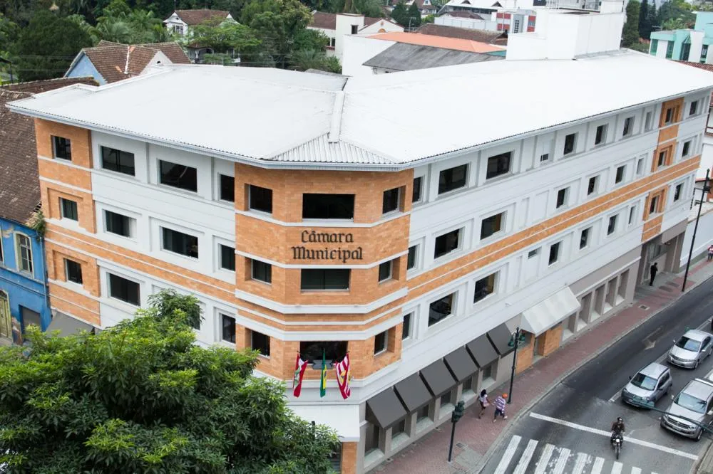 Câmara de Vereadores de Blumenau arquiva projeto que previa novos cargos comissionados