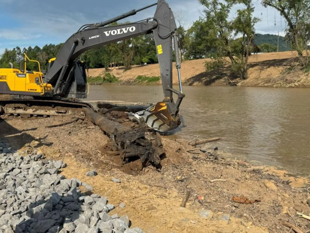 Começa a segunda etapa do desassoreamento do Rio Itajaí-Açu em Rio do Sul