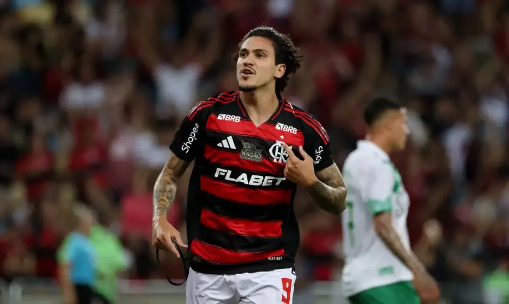 Flamengo goleia o Juventude por 6 a 0 e mantém a liderança do Brasileirão