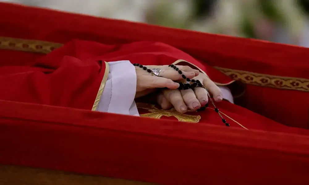 Papa Francisco: velório é aberto ao público no Vaticano
