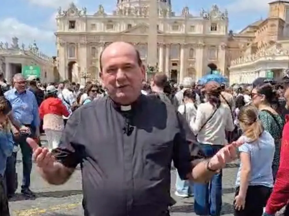 Vídeo: “A comoção está no coração, nas lágrimas”, diz padre João Bachmann, sobre despedida do Papa Francisco no Vaticano