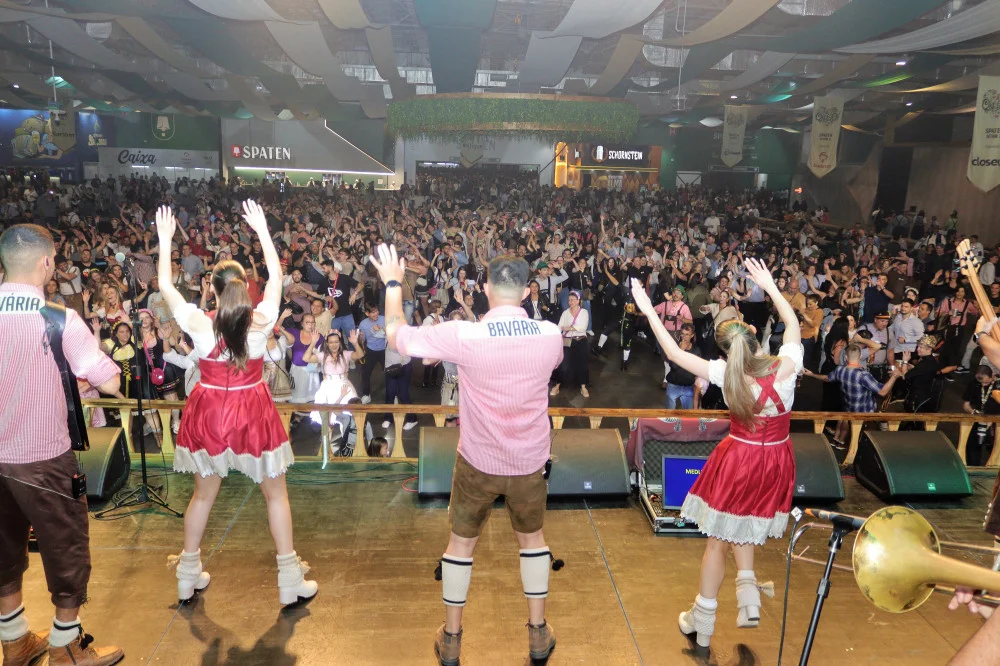Oktoberfest Blumenau amplia entrada gratuita e muda horários para edição de 2025