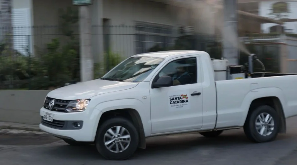 Com sorotipo 3 da dengue em circulação, Blumenau reforça fumacê na região do bairro Glória