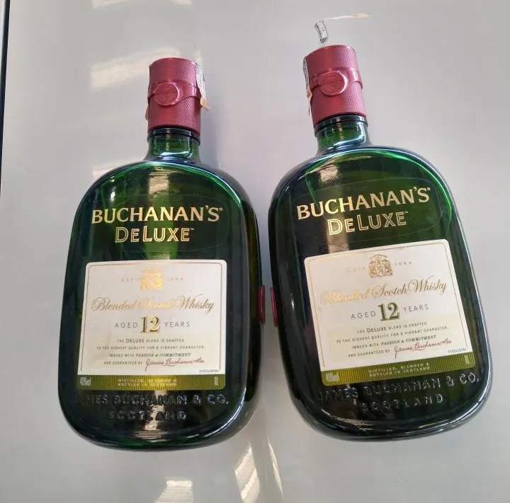 Homem é preso após furtar garrafas de Whisky de luxo em supermercado em Blumenau