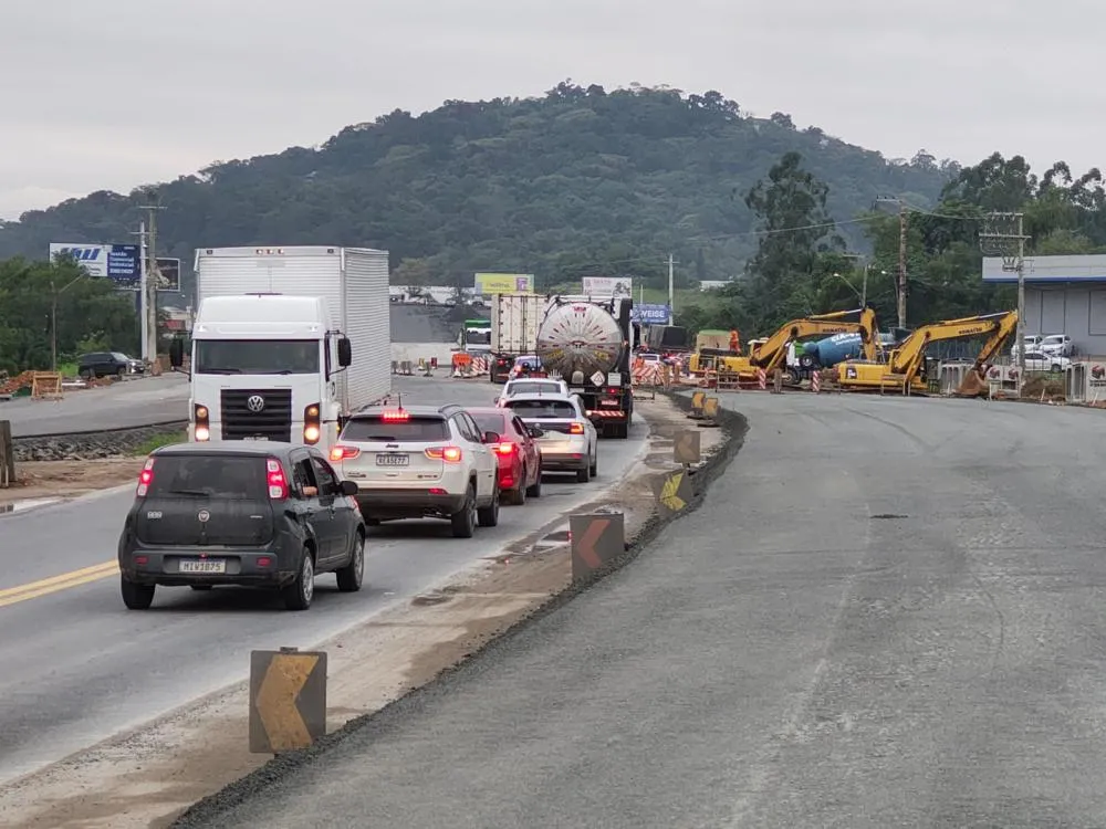 BR-470 será totalmente interditada nesta segunda em Blumenau para avanço de obras; confira o horário 