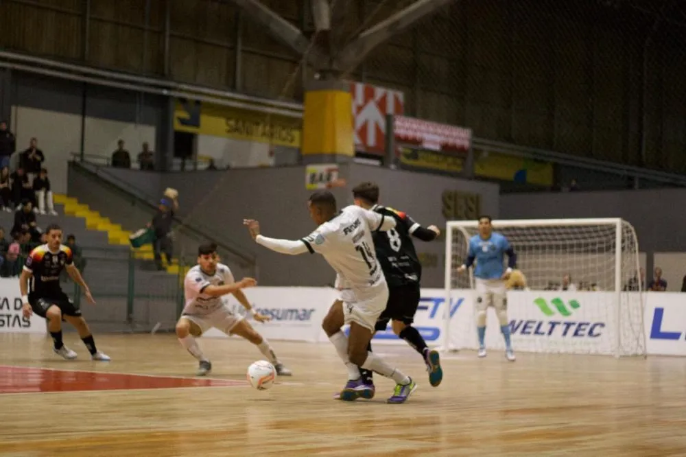 Jogando em casa, Blumenau Futsal perde para Esporte Futuro pela 5ª rodada da LNF