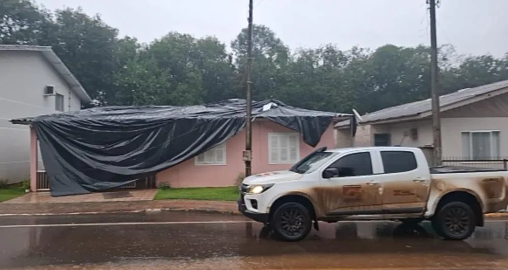 Temporais causam estragos em 16 municípios de SC; Ibiam decreta Situação de Emergência