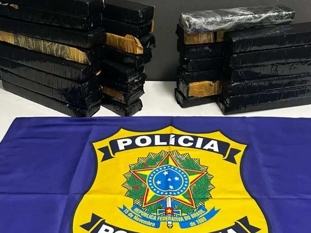 De acordo a PRF, o motorista desobedeceu a ordem de parada e fugiu. Foto: Divulgação/PRF