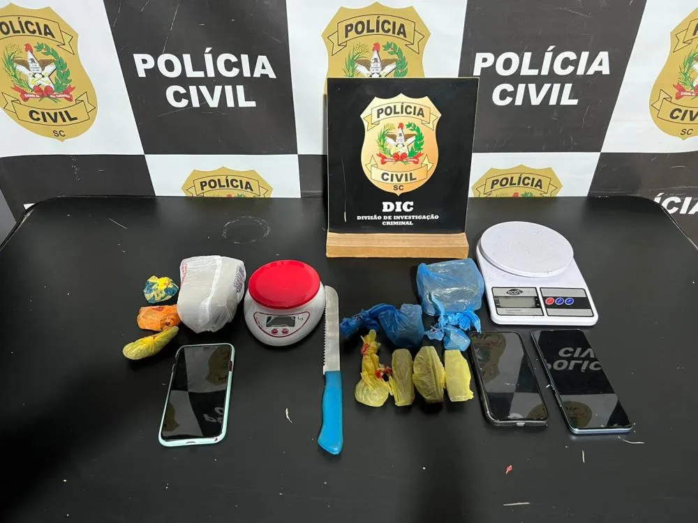 Três pessoas são presas por tráfico durante operação da Polícia Civil no bairro Fortaleza, em Blumenau