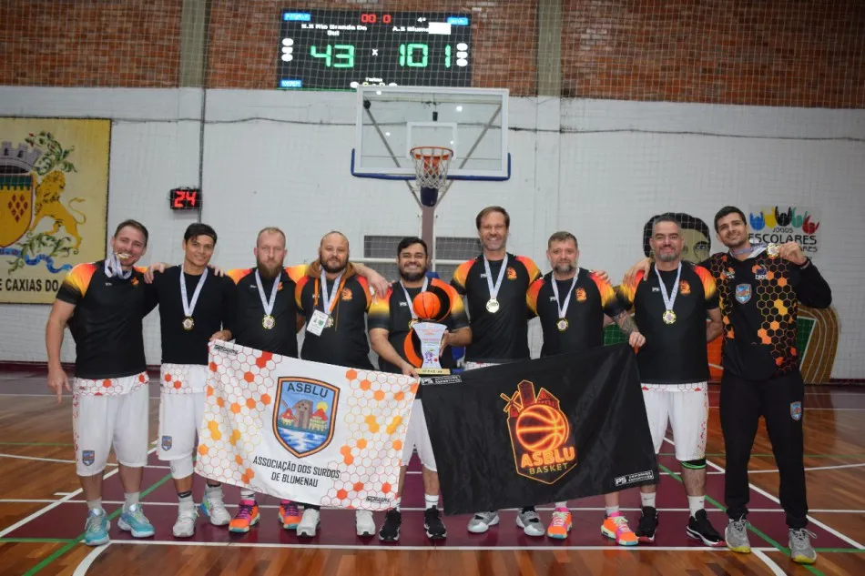 Em 3ª participação, Asblu conquista título inédito em campeonato internacional de basquete para surdos