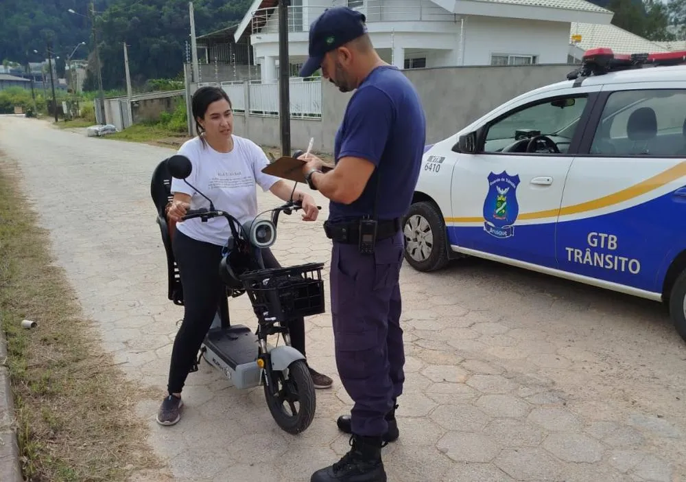 Brusque vai exigir curso para condutores de autopropelidos; entenda como vai funcionar