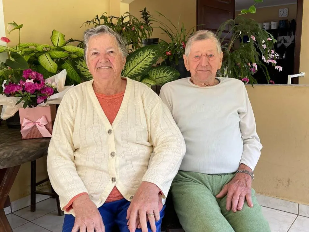 Amor que ultrapassa gerações: Casal comemora 72 anos de casamento e inspira com história de amor e cumplicidade