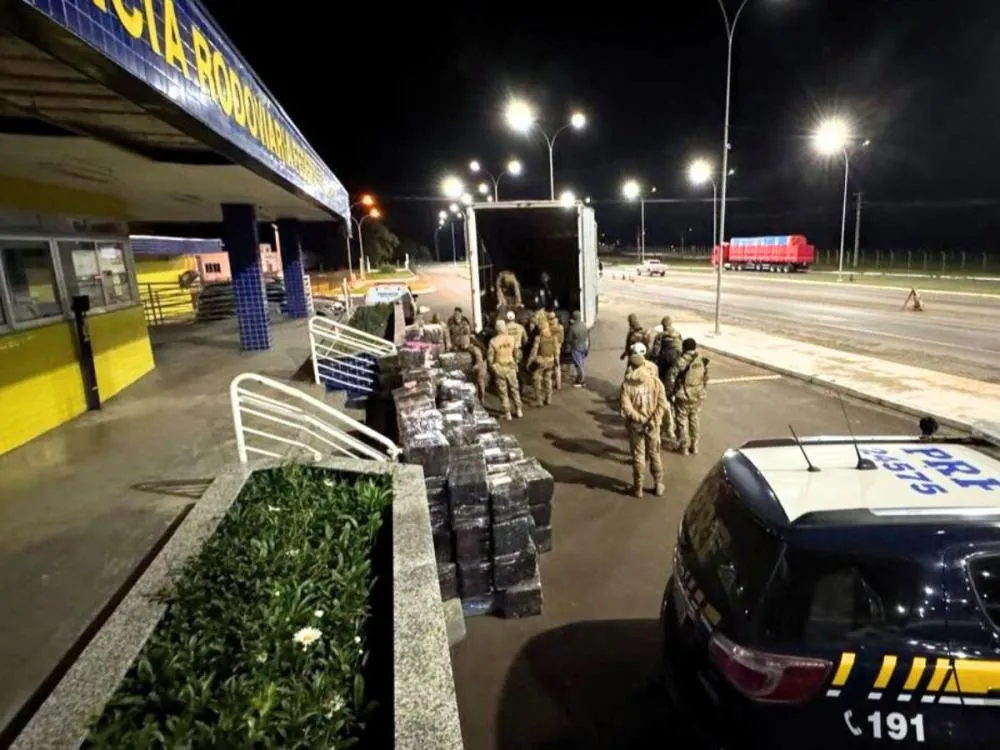 Vídeo: PRF e PMRv apreendem quase 10 mil kg de maconha na BR-282