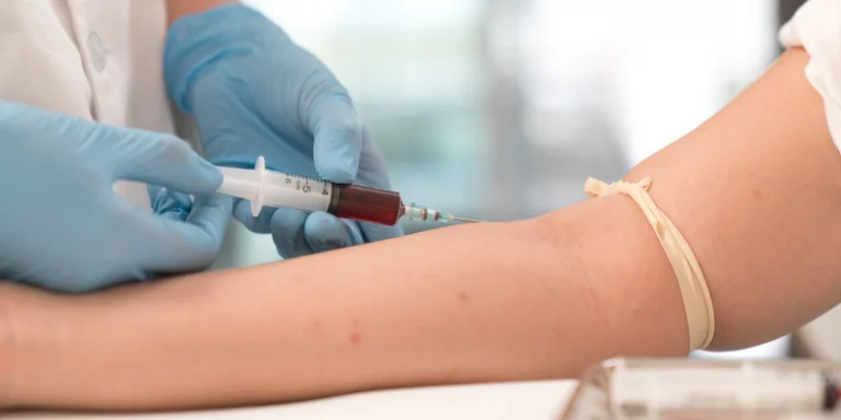 “A doação é de graça e salva vidas”: Hemosc de Blumenau reforça apelo por mais doadores durante o inverno