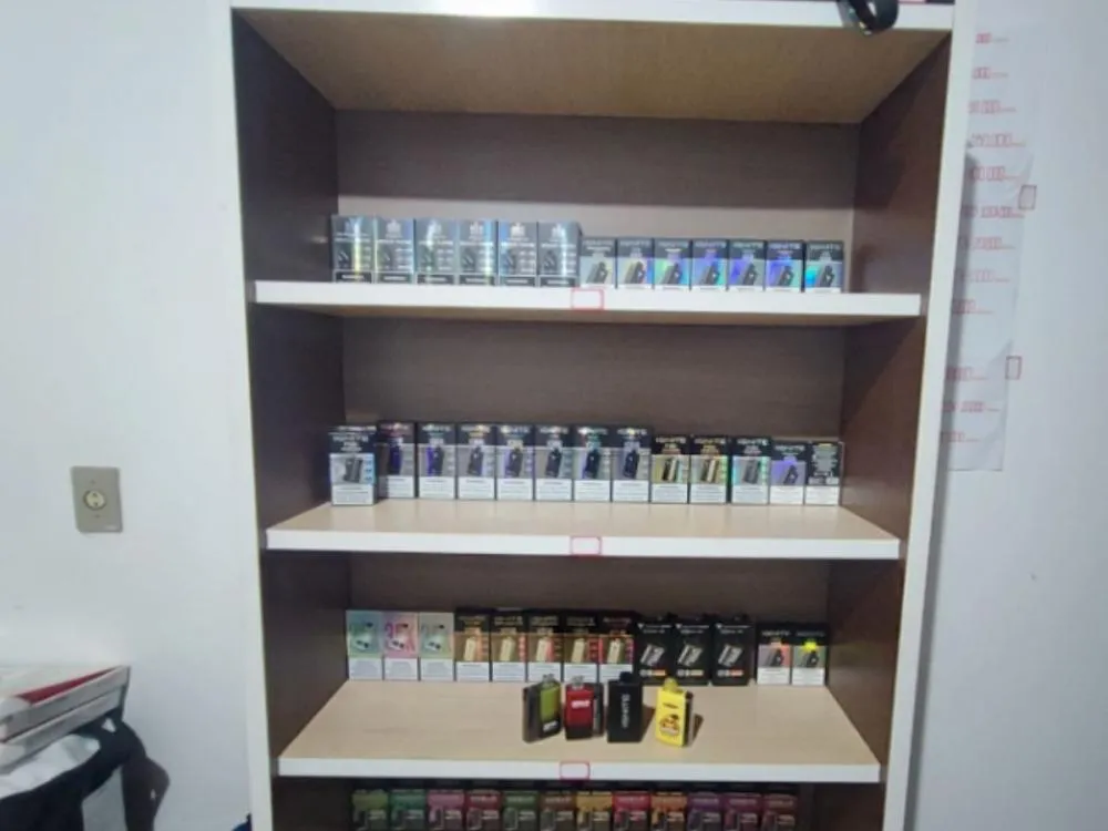 Dois homens são presos por contrabando de cigarros eletrônicos em Ilhota