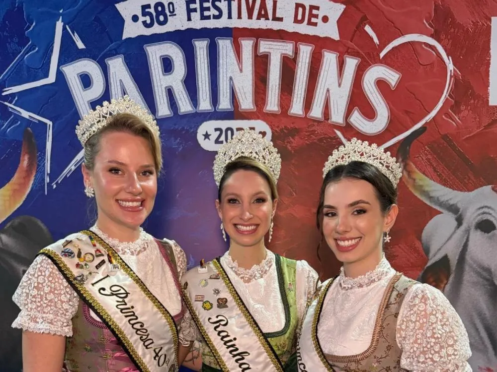 Realeza da Oktoberfest Blumenau marca presença no Festival de Parintins, no Amazonas