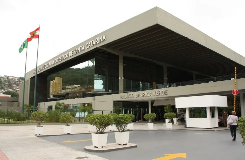 O pacotaço e as relações entre Executivo e Legislativo