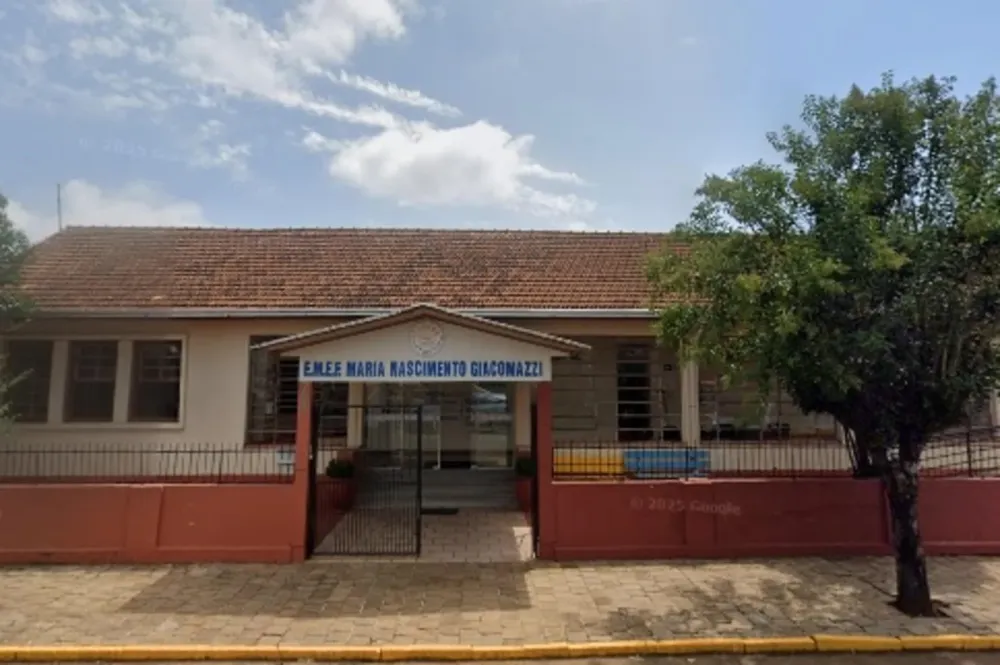 Criança morre e outras ficam feridas após adolescente invadir escola com faca no interior do RS