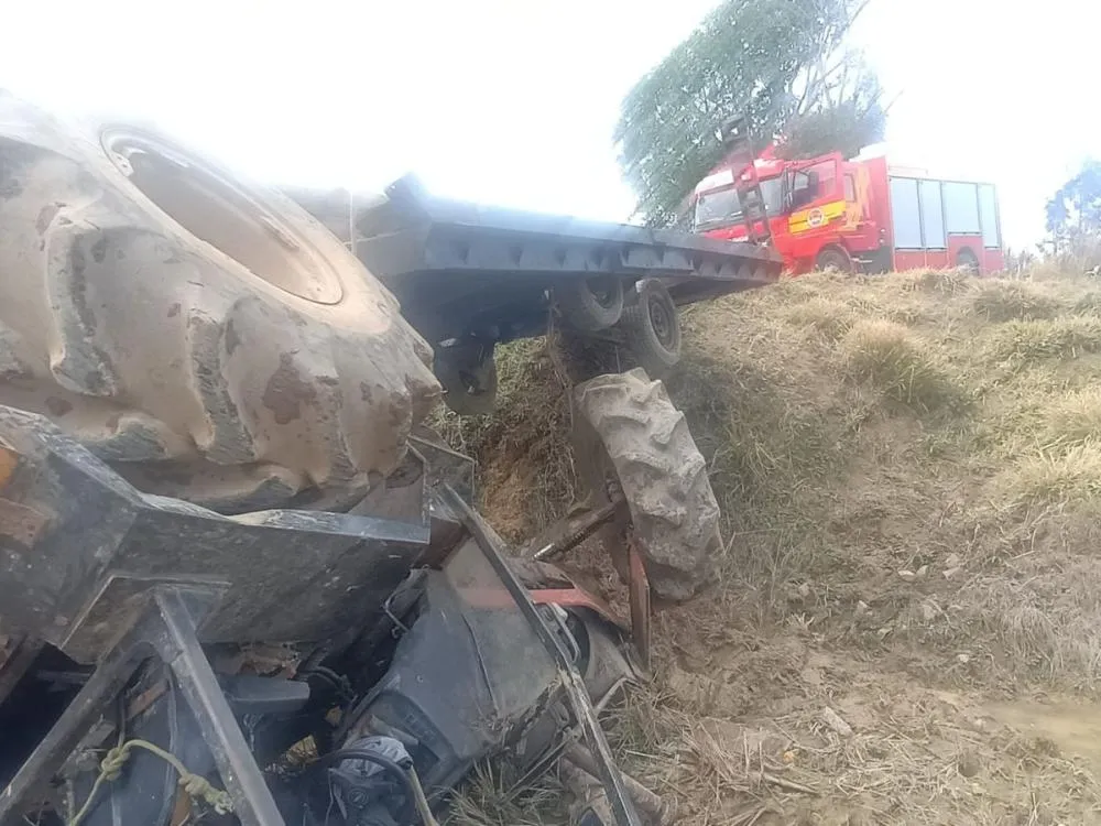 Homem morre após capotar trator no Alto Vale