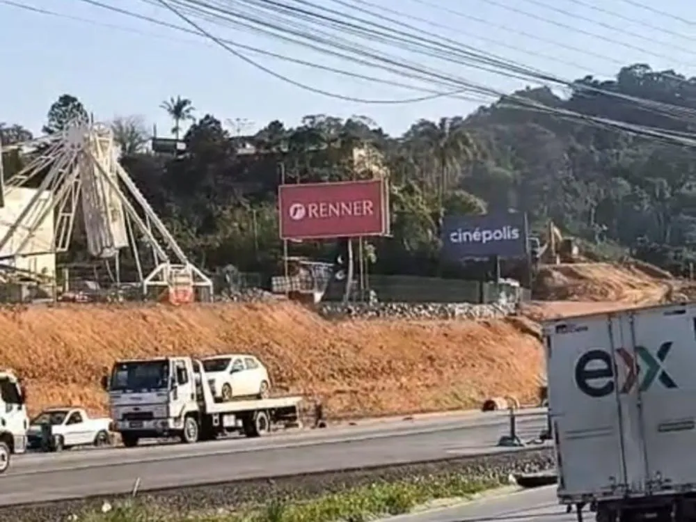 Vídeo: Vazamento de gás provoca evacuação de shopping e interdita a BR-470 em Blumenau