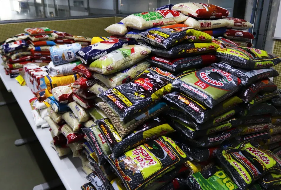 Festival de rock arrecada mais de uma tonelada de alimentos e ração em Blumenau