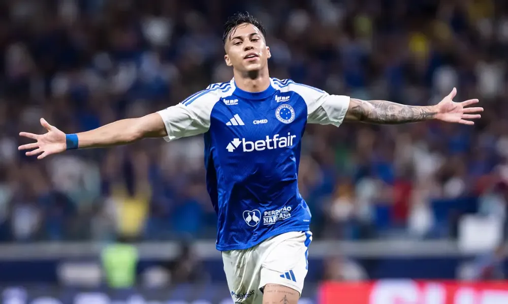 Com mais um gol de Kaio Jorge, Cruzeiro vence Fluminense e assume a liderança do Brasileirão