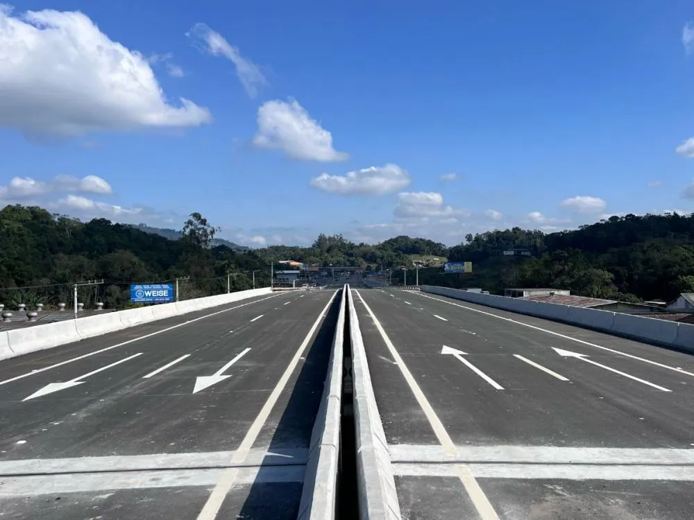 BR-470: a obra que anda... devagar