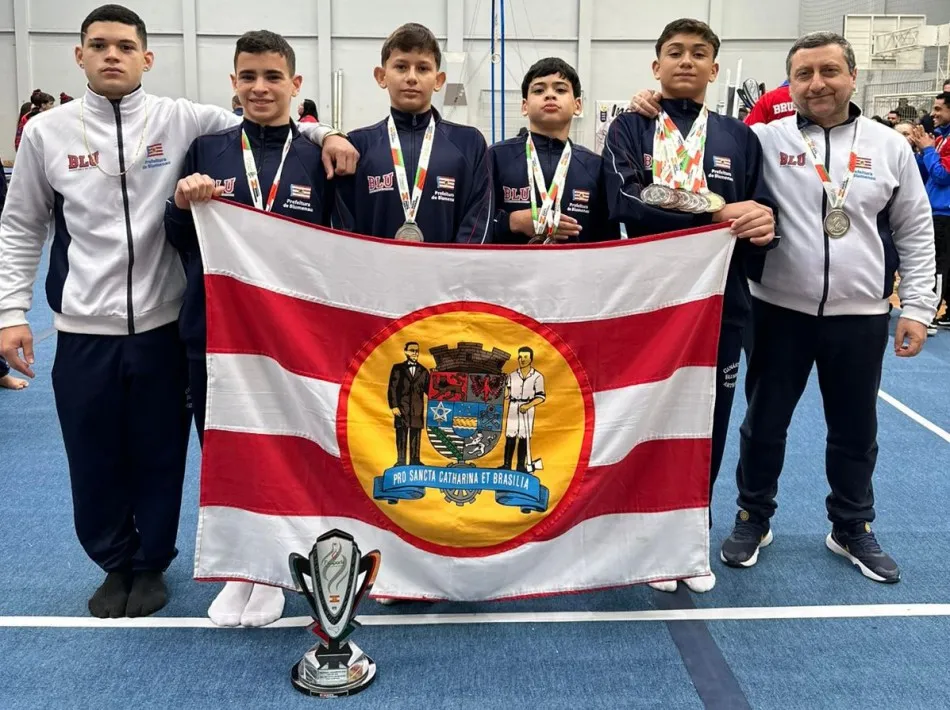Blumenau conquista troféu de vice-campeão na ginástica artística masculina dos Joguinhos Abertos