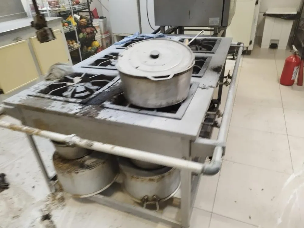 Princípio de incêndio atinge cozinha de restaurante e mobiliza bombeiros em Rio do Sul