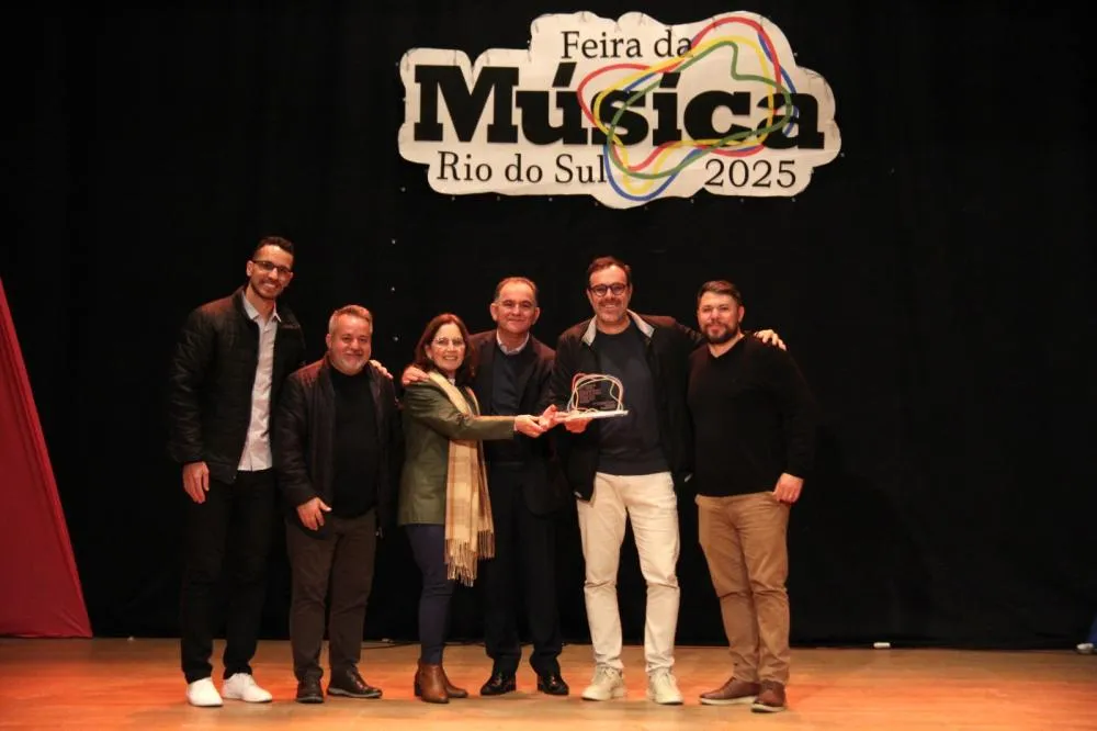 Festival da Canção Entre Rios tem primeira noite em Rio do Sul; categorias Infantil e Juvenil se apresentam nesta quinta
