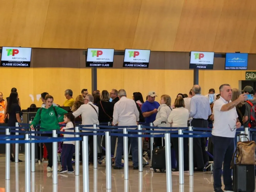Cresce o movimento aéreo internacional em SC