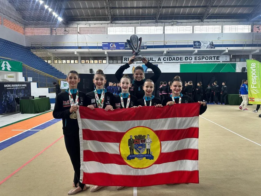 Blumenau brilha na ginástica rítmica e leva troféu por equipes nos Joguinhos de SC