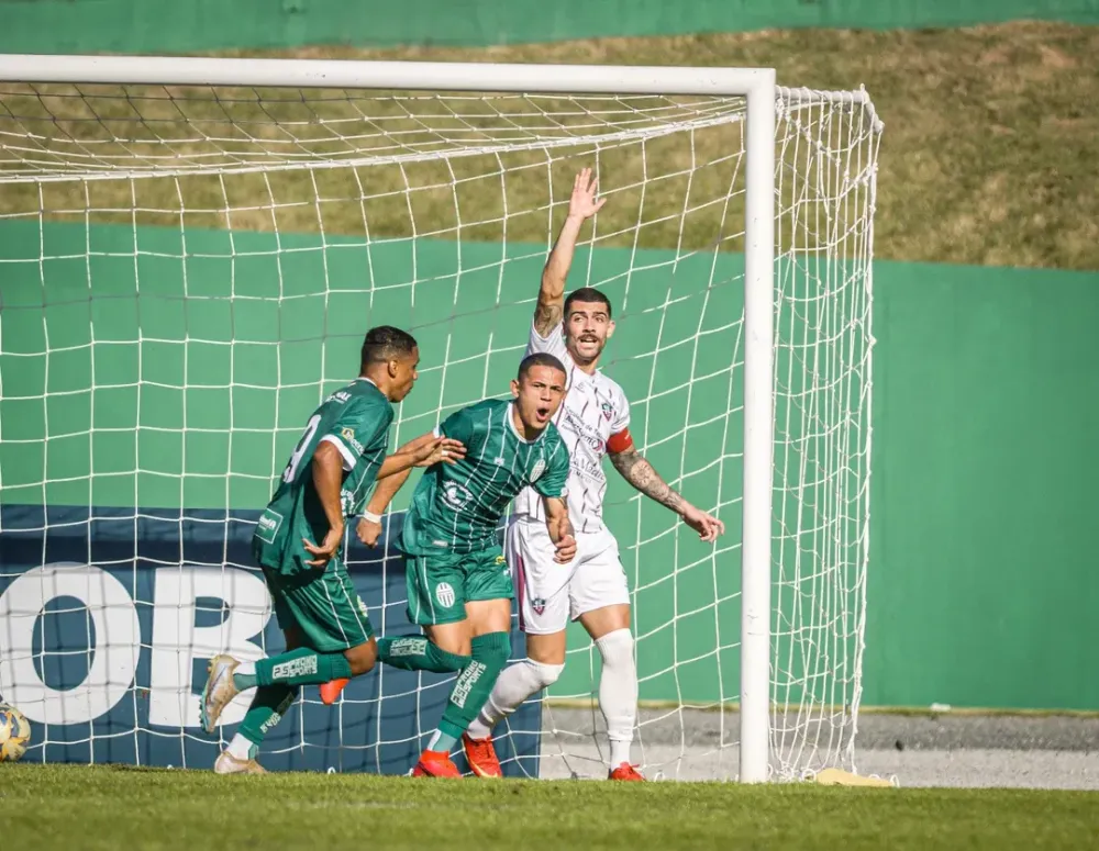 Metrô e Tubarão se enfrentam pela fase intermediária da Série B no sul do estado