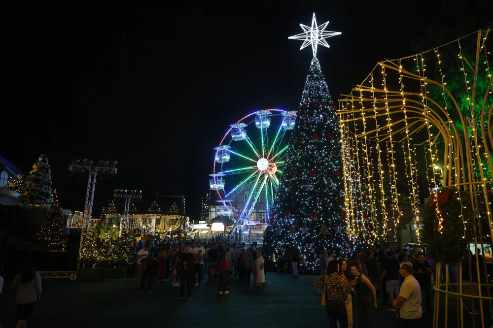 Blumenau divulga datas do Natal 2025 e anuncia show de lanternas
