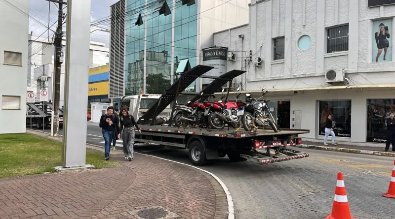 Blitz flagra motociclistas sem habilitação e com outras infrações em Gaspar